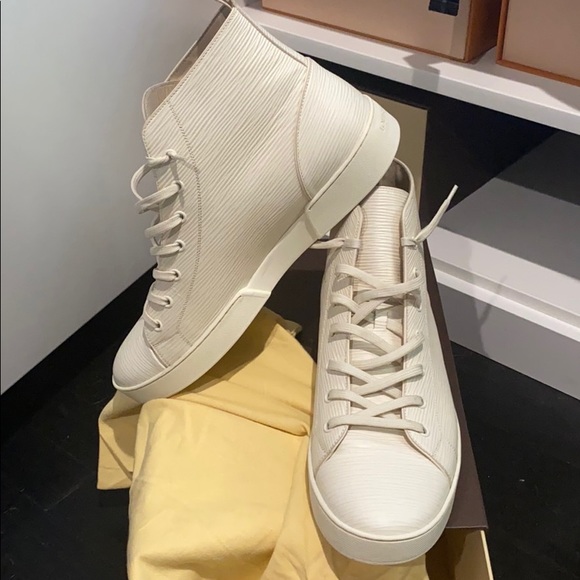 louis-vuitton men sneakers size 9